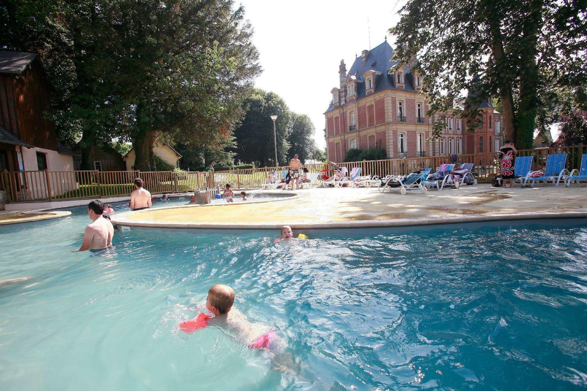 Le Chateau De Pretreville La Riviere-Saint-Sauveur Bagian luar foto