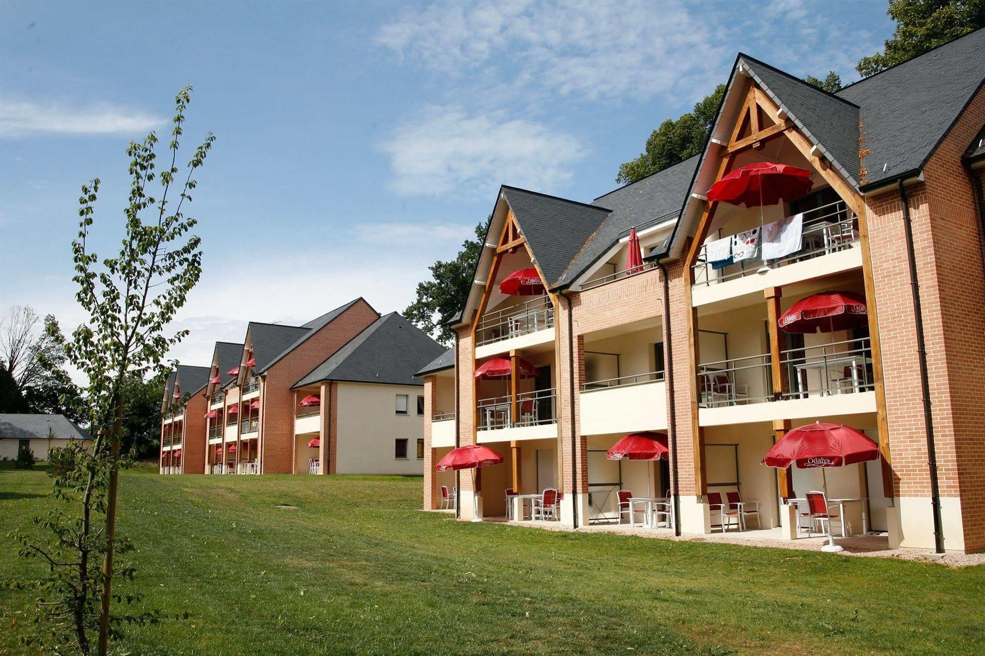 Le Chateau De Pretreville La Riviere-Saint-Sauveur Bagian luar foto